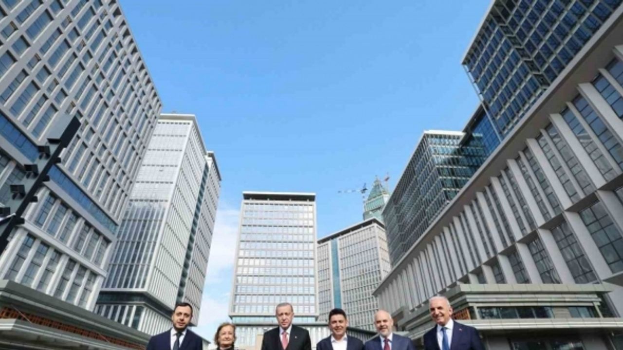 Ümraniye’nin parlayan yıldızı İstanbul Finans Merkezi açıldı