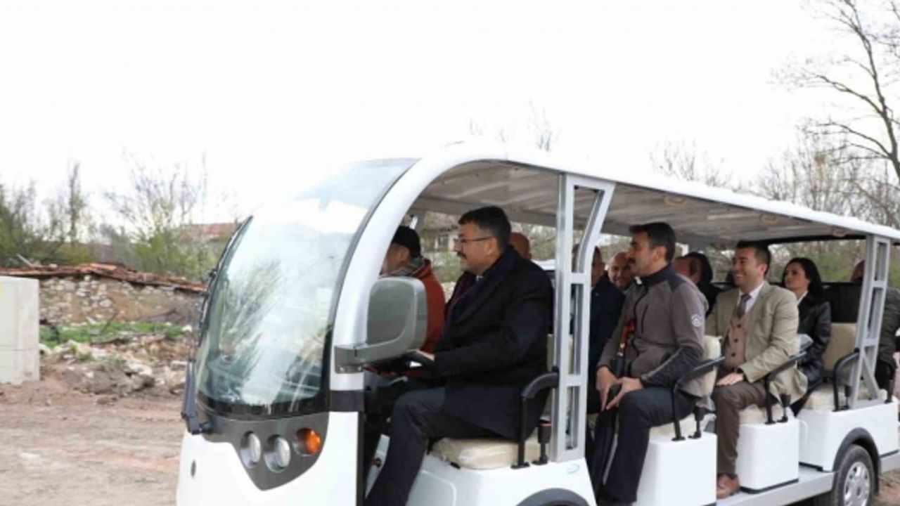 Vali Ali Çelik: "Elektrikli araçlar Aizanoi’yi keşfetmeyi kolaylaştıracak”