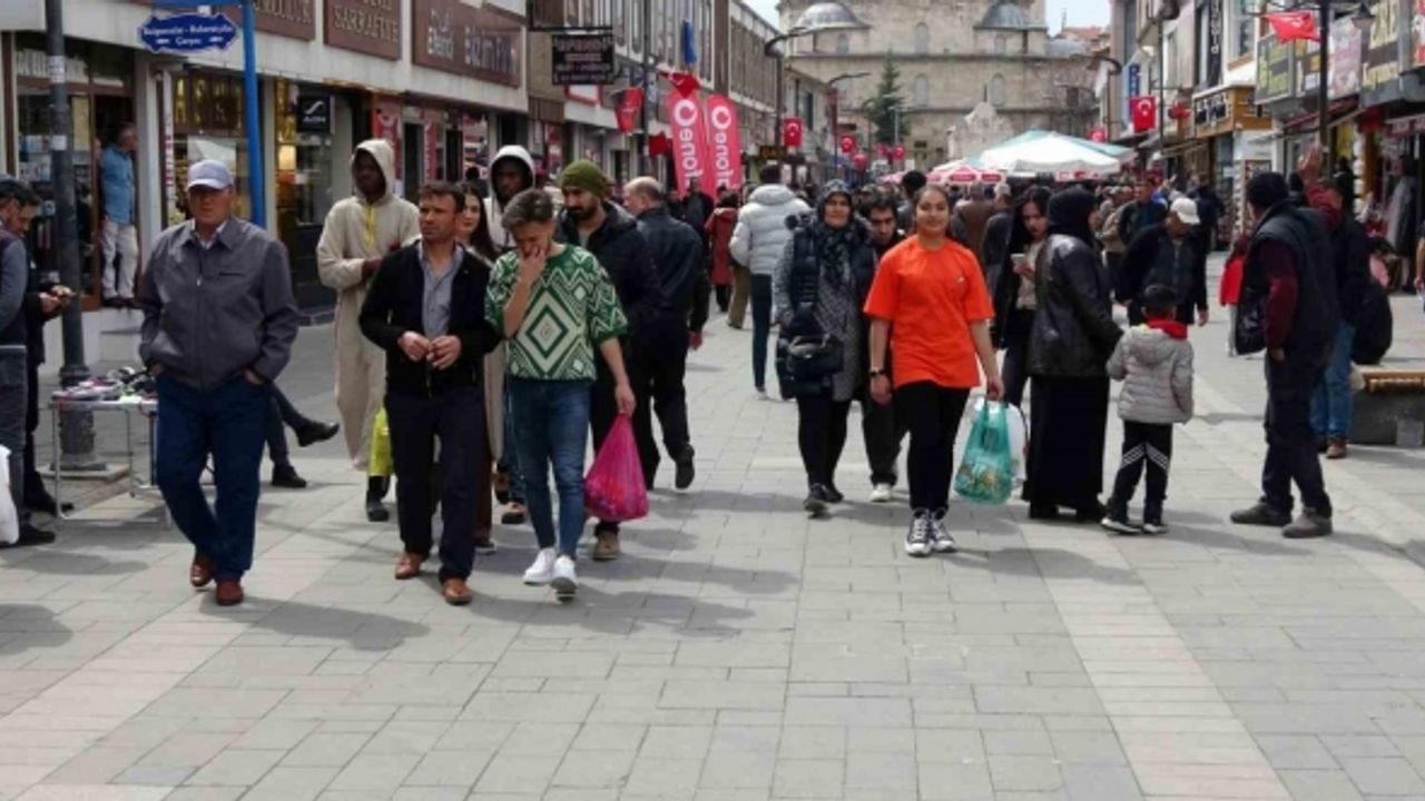 Yozgat’ta çarşı ve pazarda bayram yoğunluğu yaşanıyor