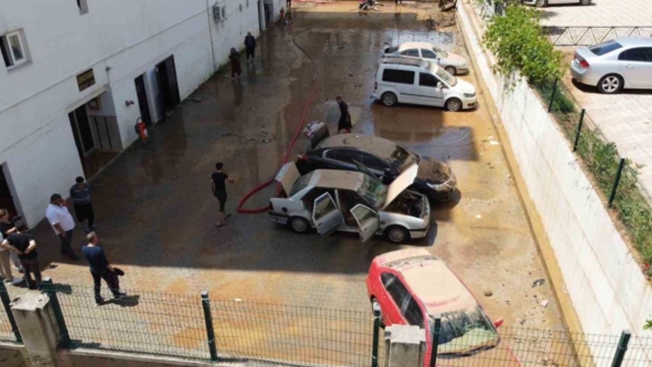 Adana Kozan’da selin ardından son durum görüntülendi