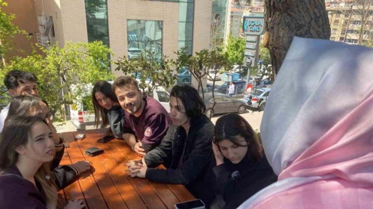 AK Parti İstanbul Milletvekili adayı Sena Nur Çelik: “20 senedir verdiği sözü tutan partiyiz”