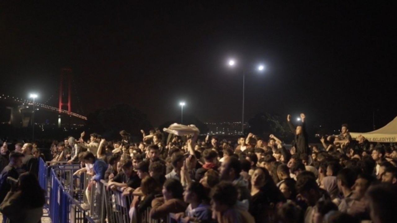 Altınova Gençlik Festivali’nde Tefo-Sefo ve Dilan Tatlıses, gençleri coşturdu