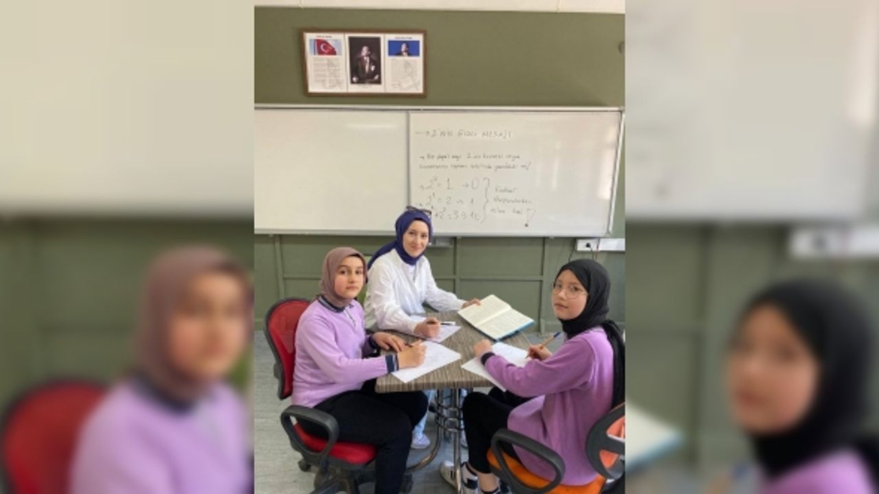 Bayburt Ortaokulu yaptığı projeyle bölge yarışmasına davet edildi