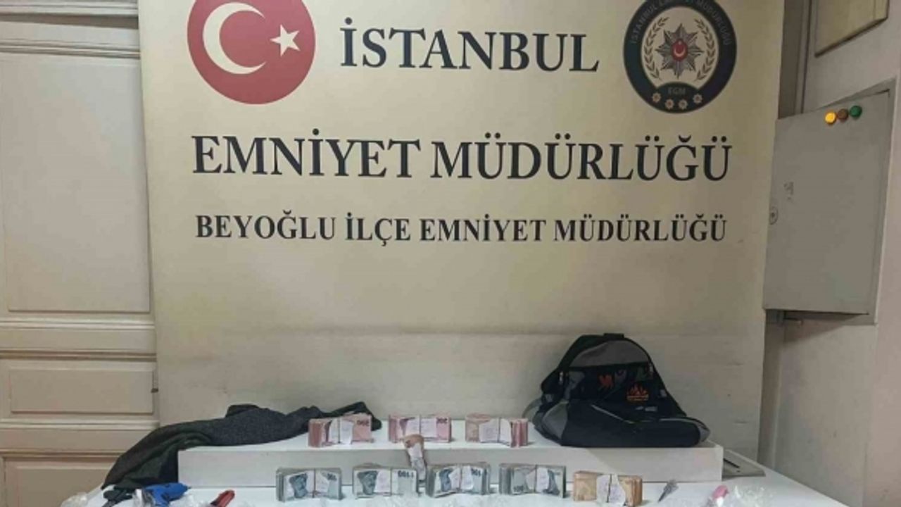 Beyoğlu’nda film gibi hırsızlık kamerada: Çalıştığı iş yerini soydu, ihbarı yapan kişi hırsız çıktı