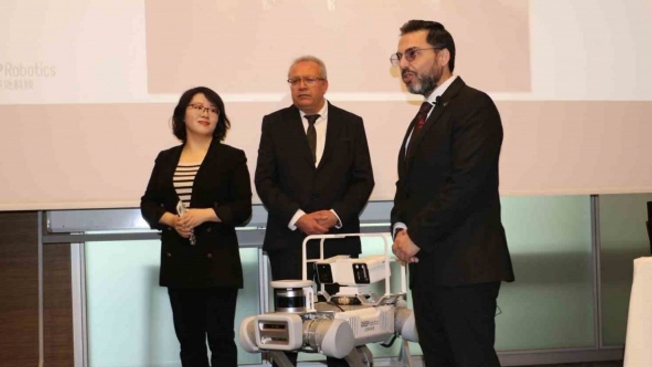 Çinlilerin ürettiği robot köpekleri, Türk firması entegre edip pazarlayacak