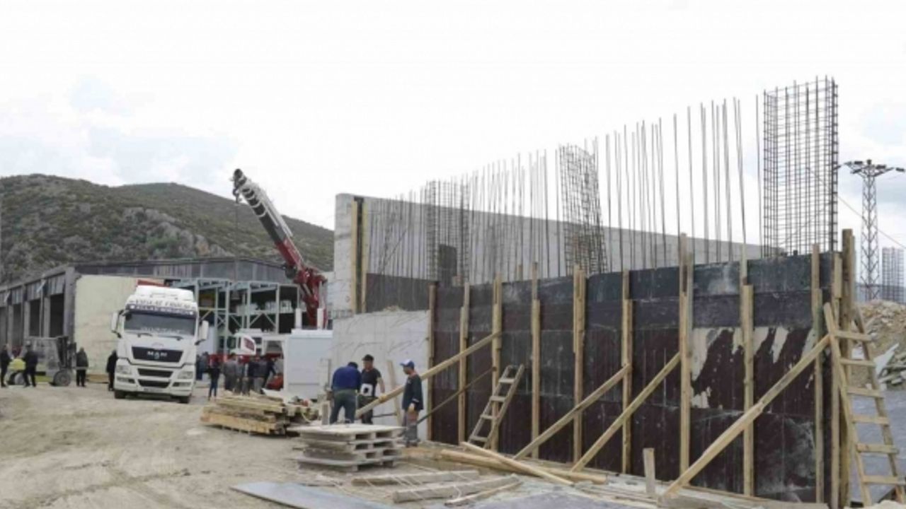 Doğaltaş ve Beton Elemanları Tesisine kurulan yeni beton mikseri ile üretim 3 katına çıkarılıyor