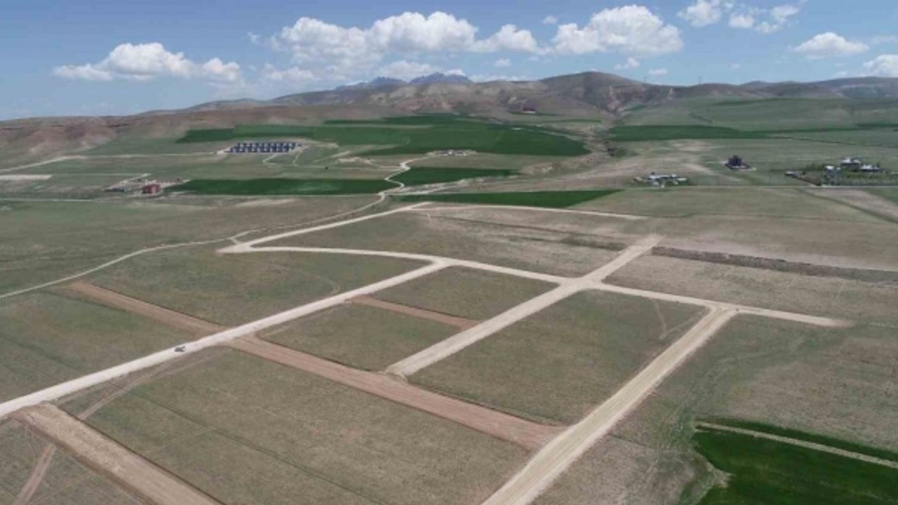 Edremit’te yeni yaşam alanları kazandırma çalışmaları sürüyor