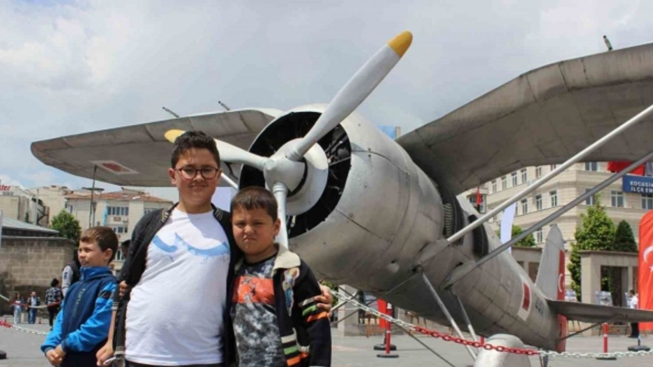 Kayseri Tayyare Fabrikası’nda üretilen ilk P-24A uçağına vatandaşlardan yoğun ilgi