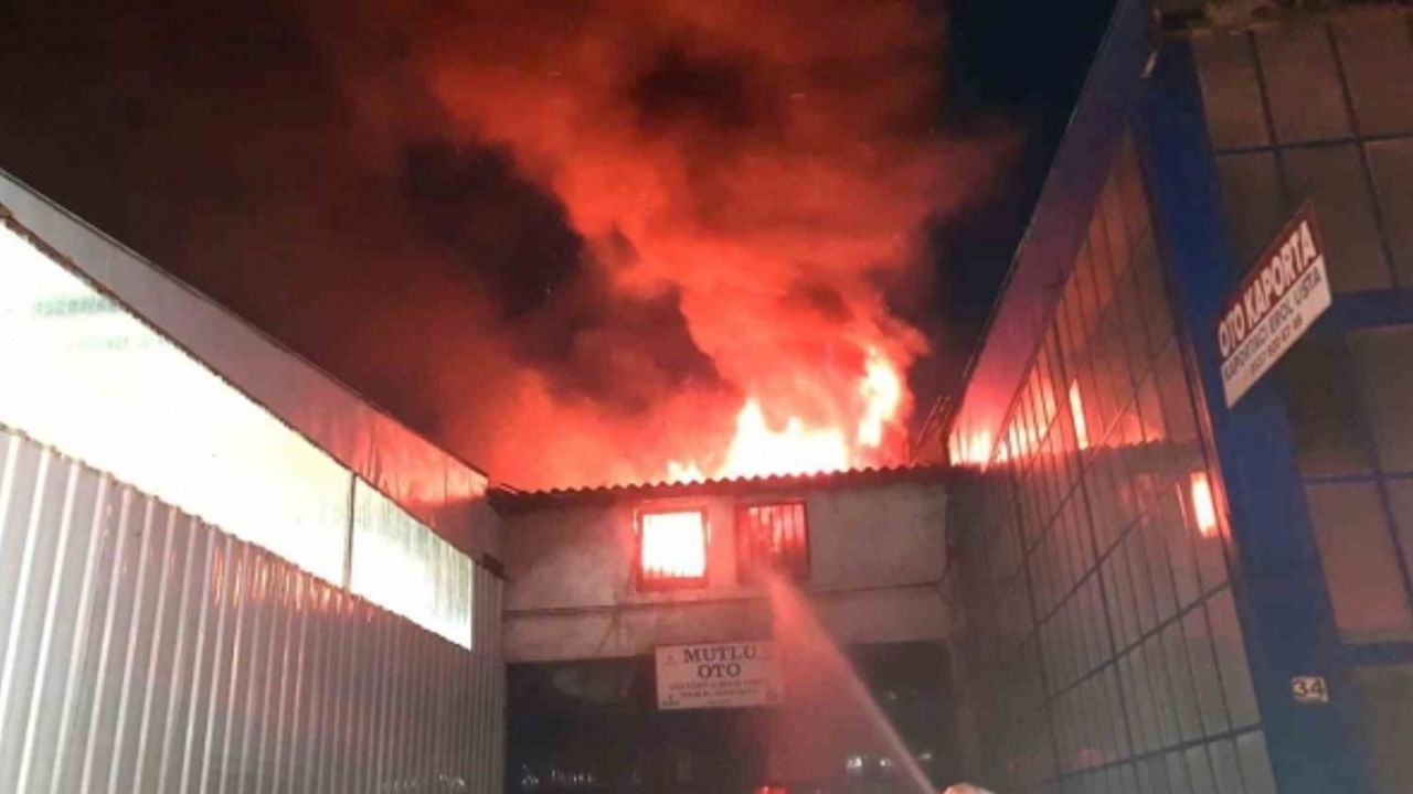 Kütahya’da oto tamirhanesinde yangın