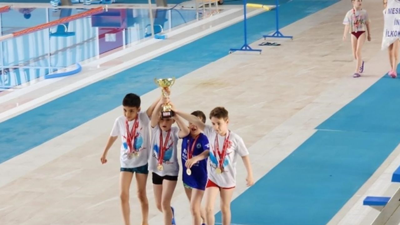 Meserret İnel öğrencileri iki kategoride 1’inci oldu