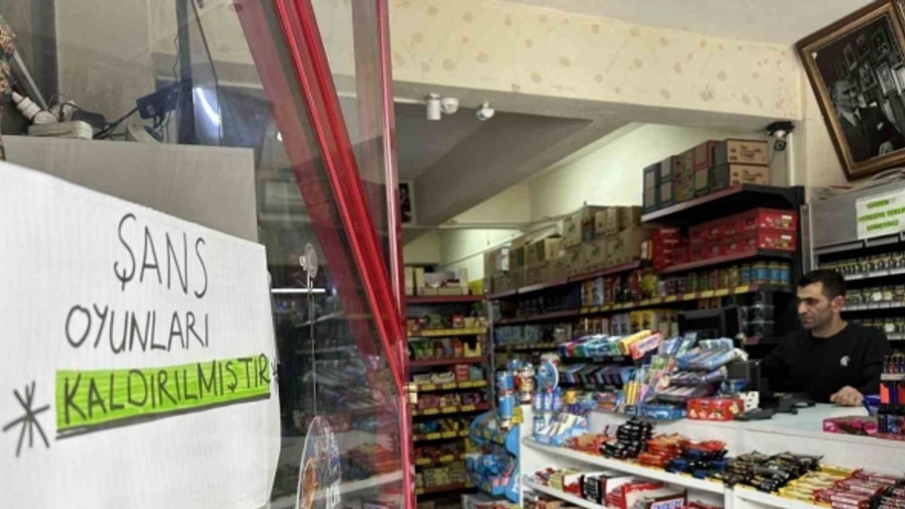 (ÖZEL) Çocuklarının rızkını kumara yatıranlara üzülen esnaf şans oyunlarını kaldırdı