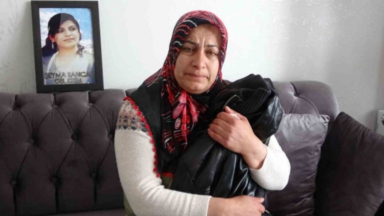 PKK tarafından kaçırılan kızının kıyafetine sarılarak ‘Anneler Günü’nü kutladı