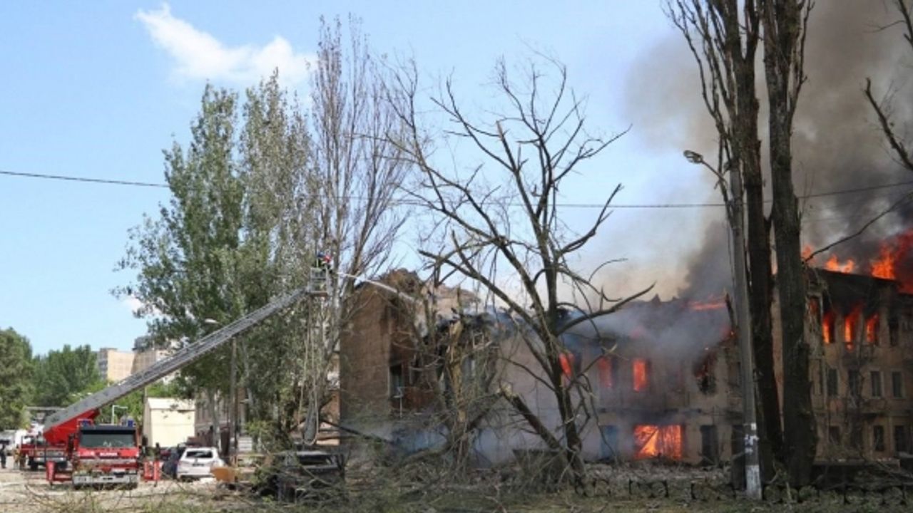 Rusya, Ukrayna’da kliniği vurdu: 1 ölü, 15 yaralı