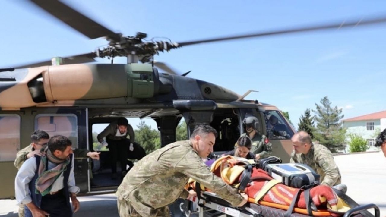Şırnak’ta kalp krizi geçiren vatandaş askeri helikopterle hastaneye sevk edildi