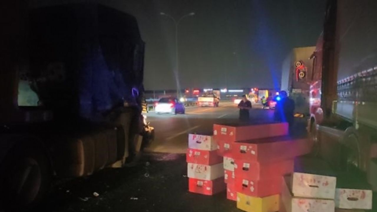 TEM Otoyolu Kocaeli geçişinde 7 araçlı zincirleme kaza