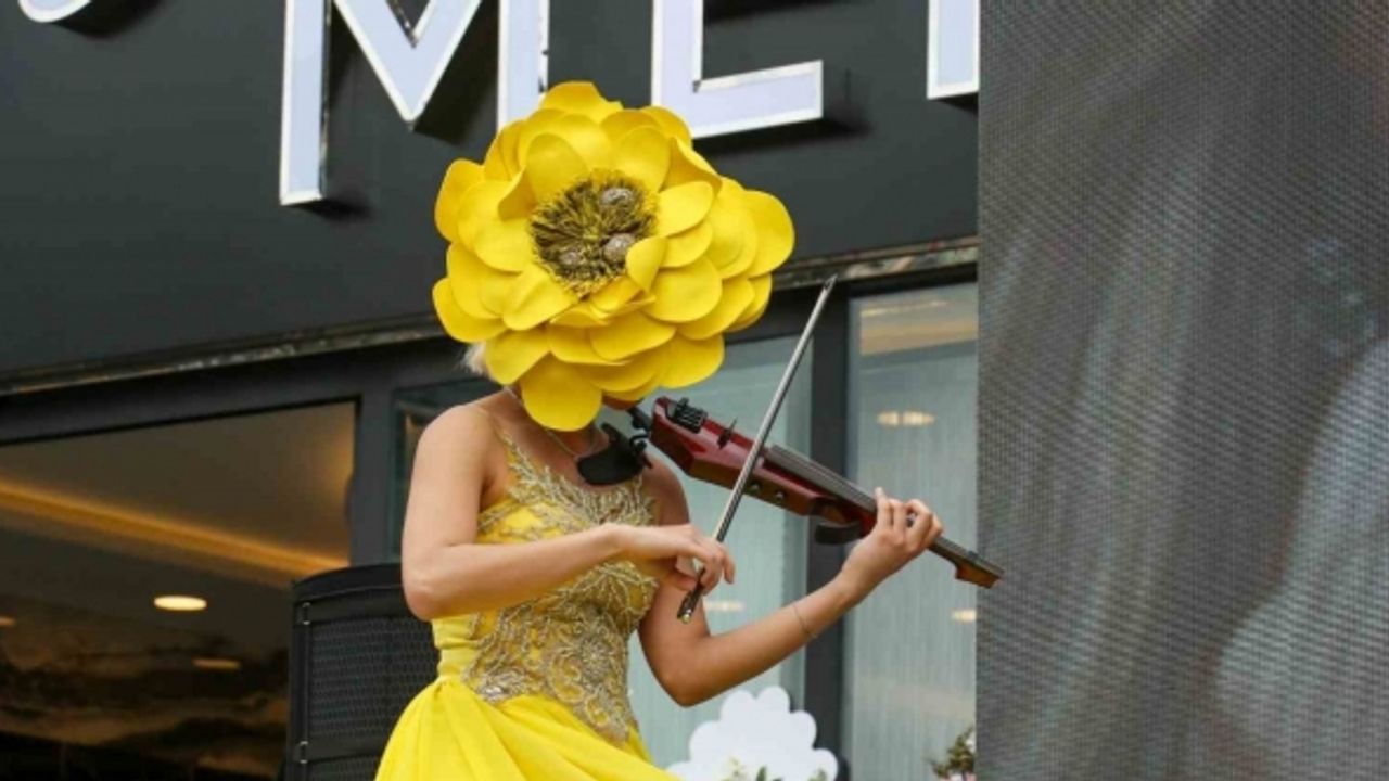 Türkiye’nin en büyük erkek güzellik merkezi Oktay Kaynarca’nın katılımı ile hizmete açıldı