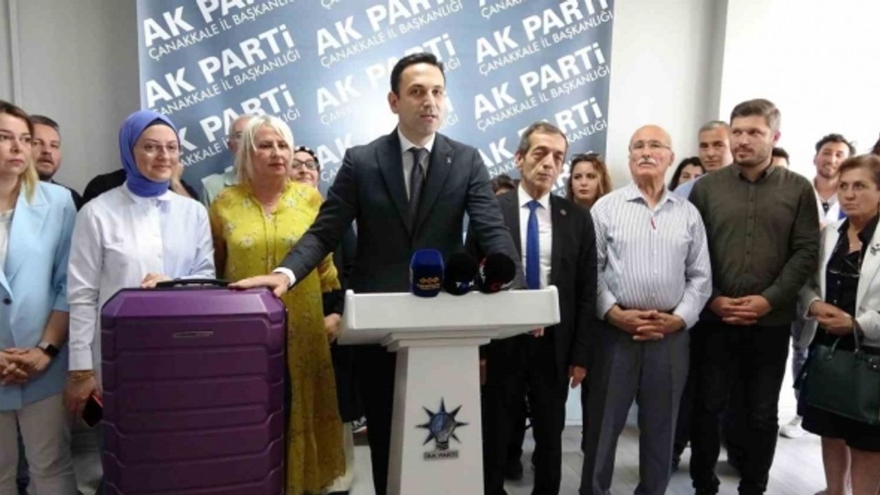 AK Parti İl Başkanı’ndan CHP’li Belediye Başkanı’na ‘mor bavullu’ gönderme
