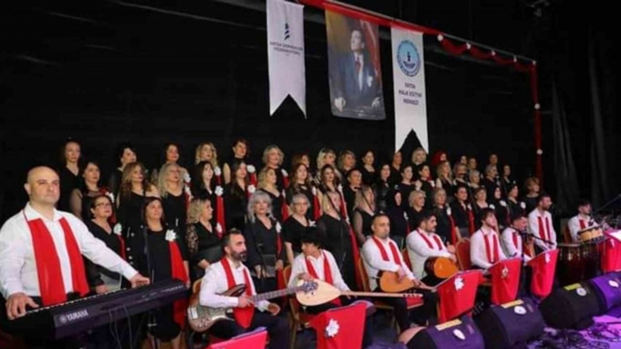 Fatsa’da kadın koro ekibinden halk müziği konseri