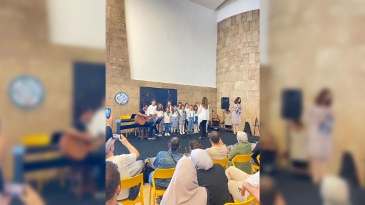 Forum Trabzon’da yıl sonu korusu sergilendi