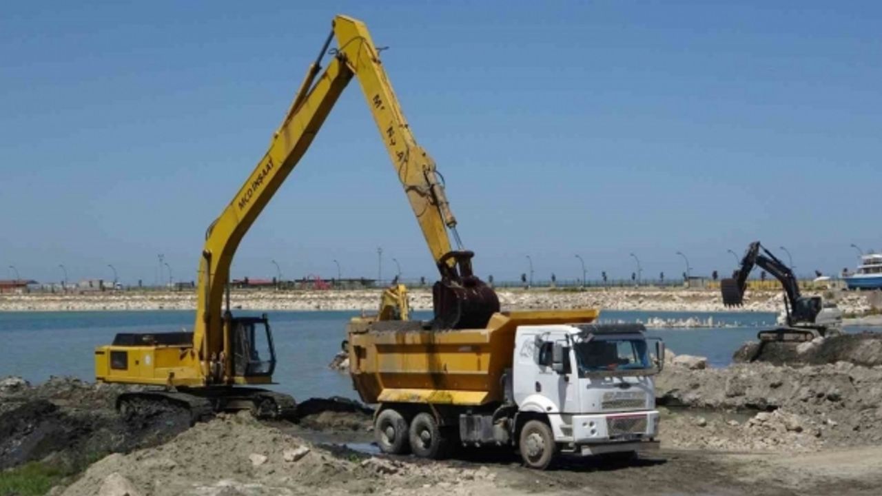 Van Gölü’nden 2 milyon 700 bin metreküp çamur çıkartılacak