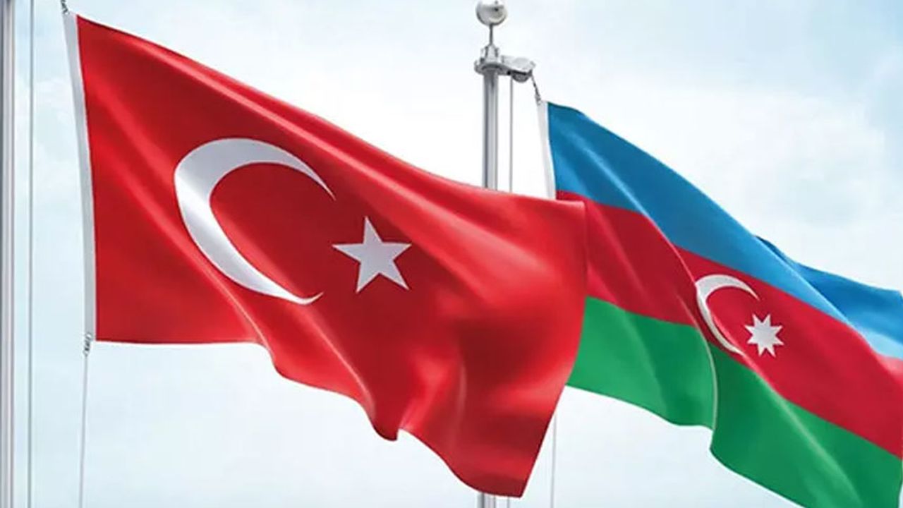 Azerbaycan’da 30 Ağustos Zafer Bayramı 101. yılında törenle kutlandı