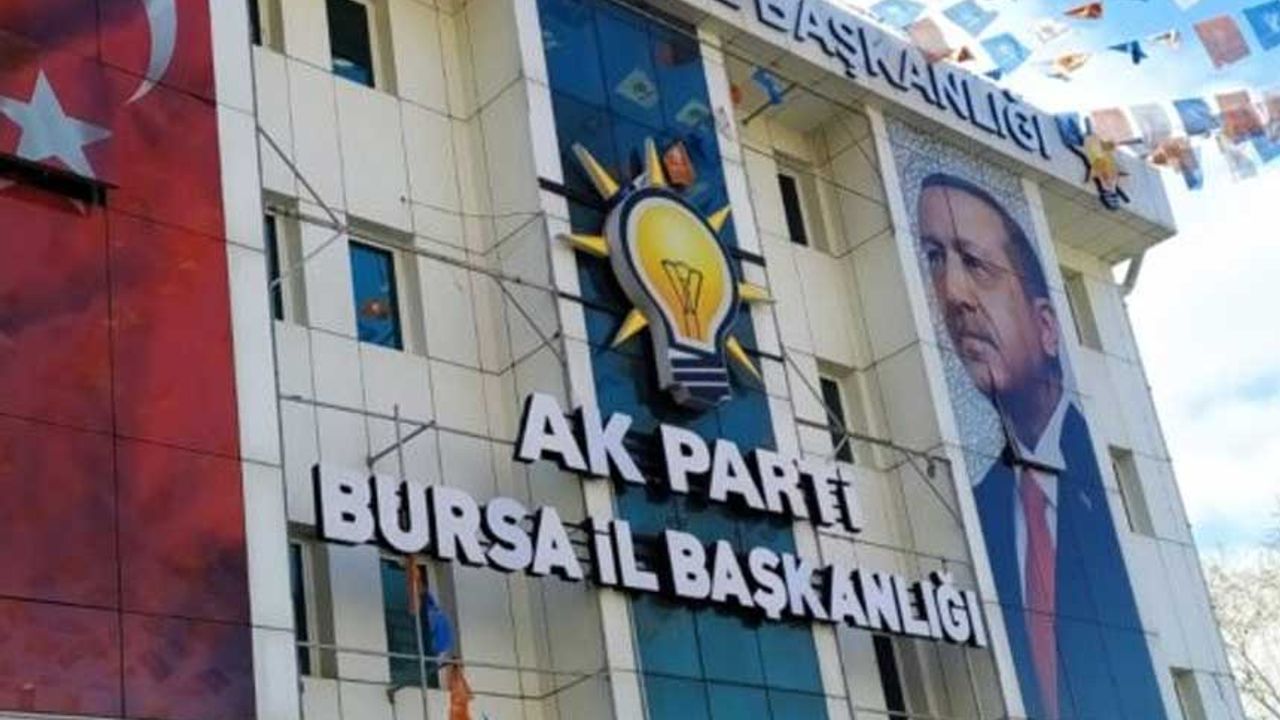 Bursa’da Ak Partili 5 ilçe başkanı istifa etti