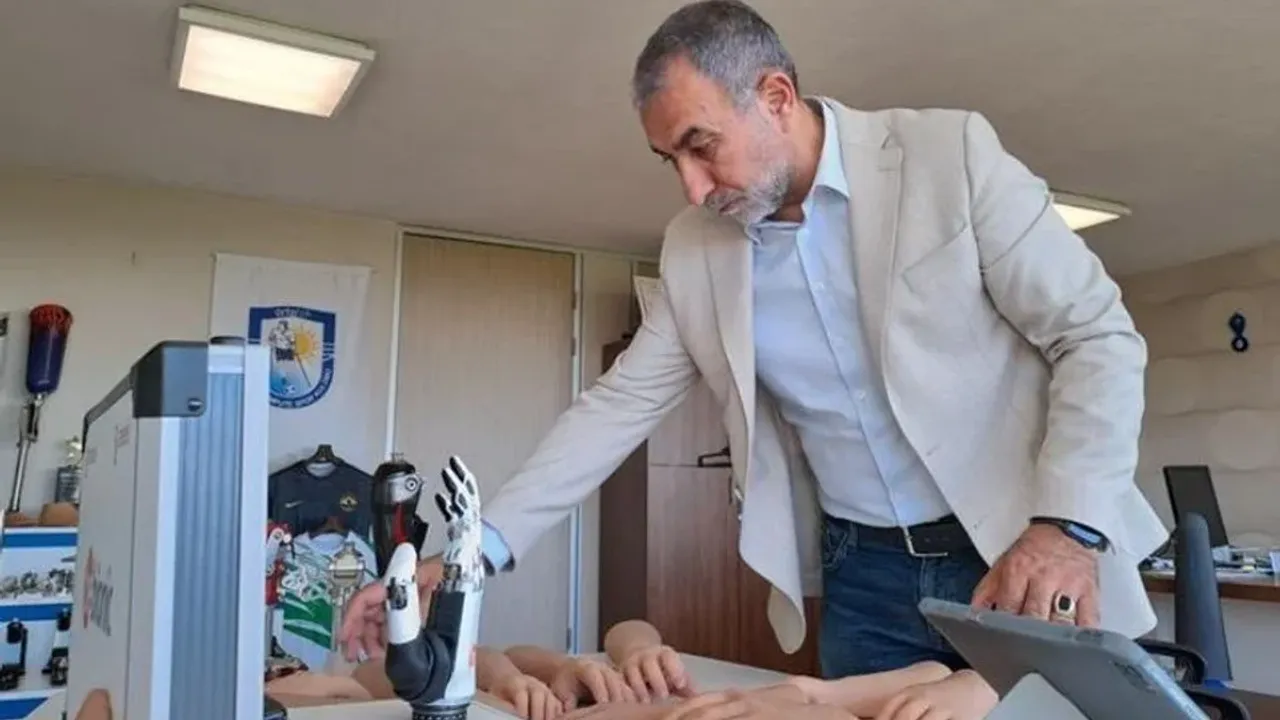 Yarışmadan 1 milyon lira kazanan Rabia’nın protezini iş adamı karşılayacak