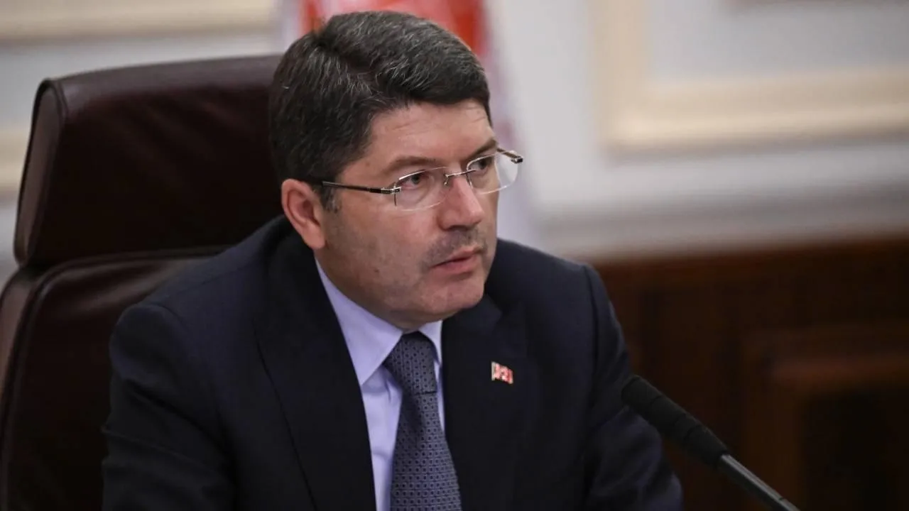 Adalet Bakanı Yılmaz Tunç: "Darbecilerin yaptığı anayasadan kurtulma zamanı gelmiştir”