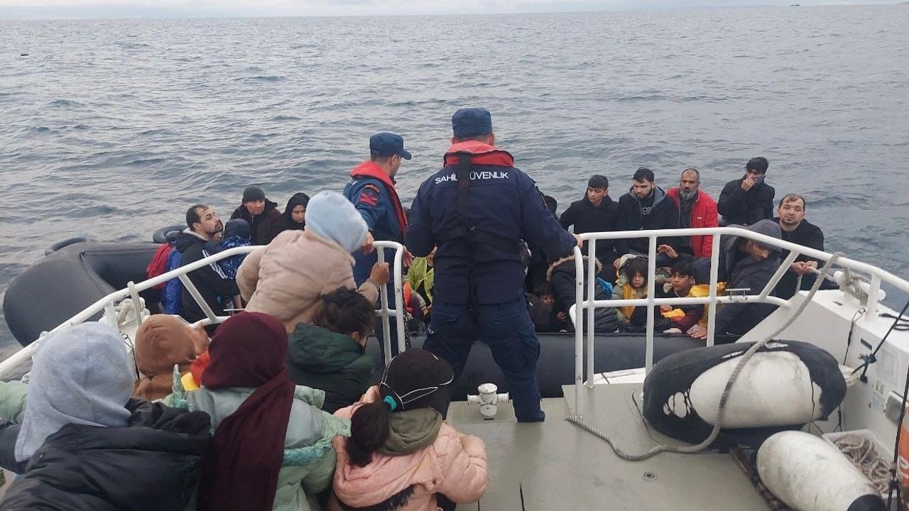 Ölüme terk edilen 92 kaçak göçmen kurtarıldı