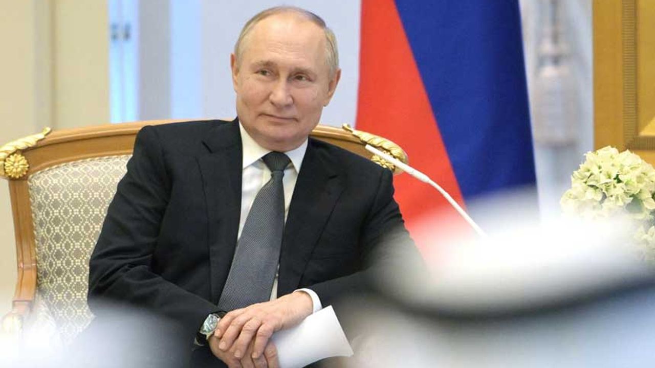 Putin, 2024'teki başkanlık seçimlerinde yeniden aday olacak