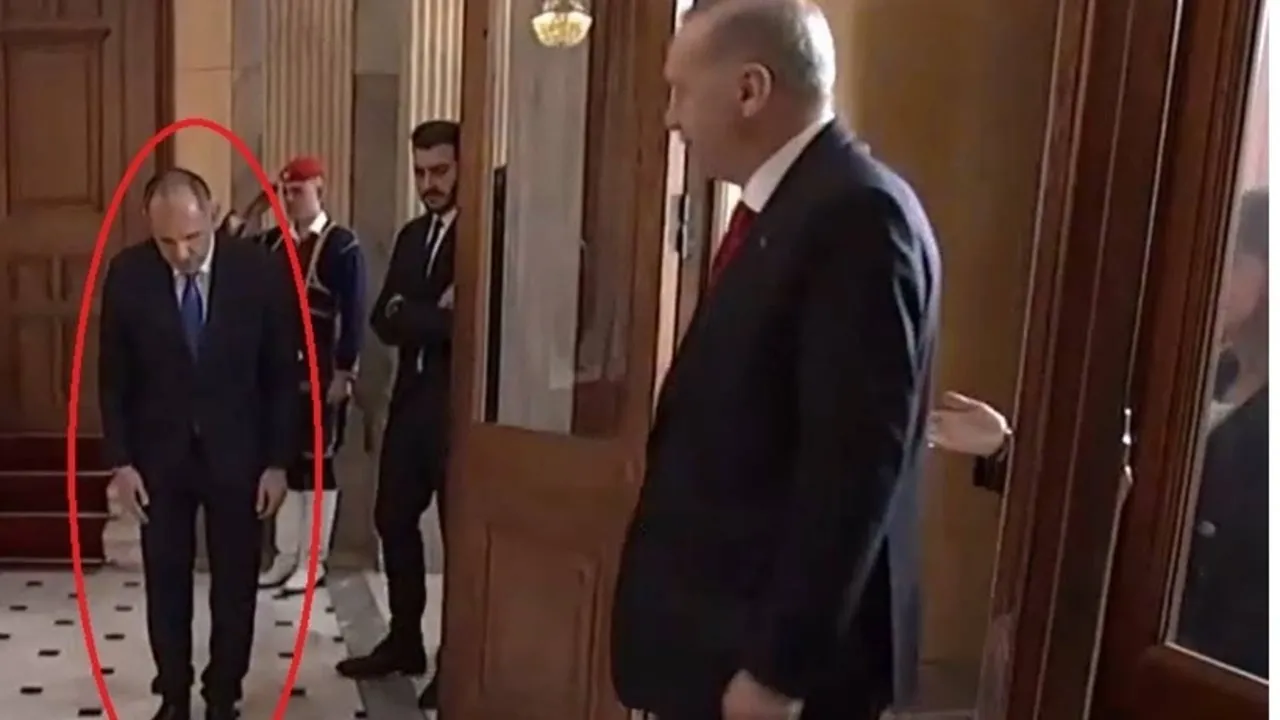 Yunan Bakanın Erdoğan’ı eğilerek selamlaması gündem oldu