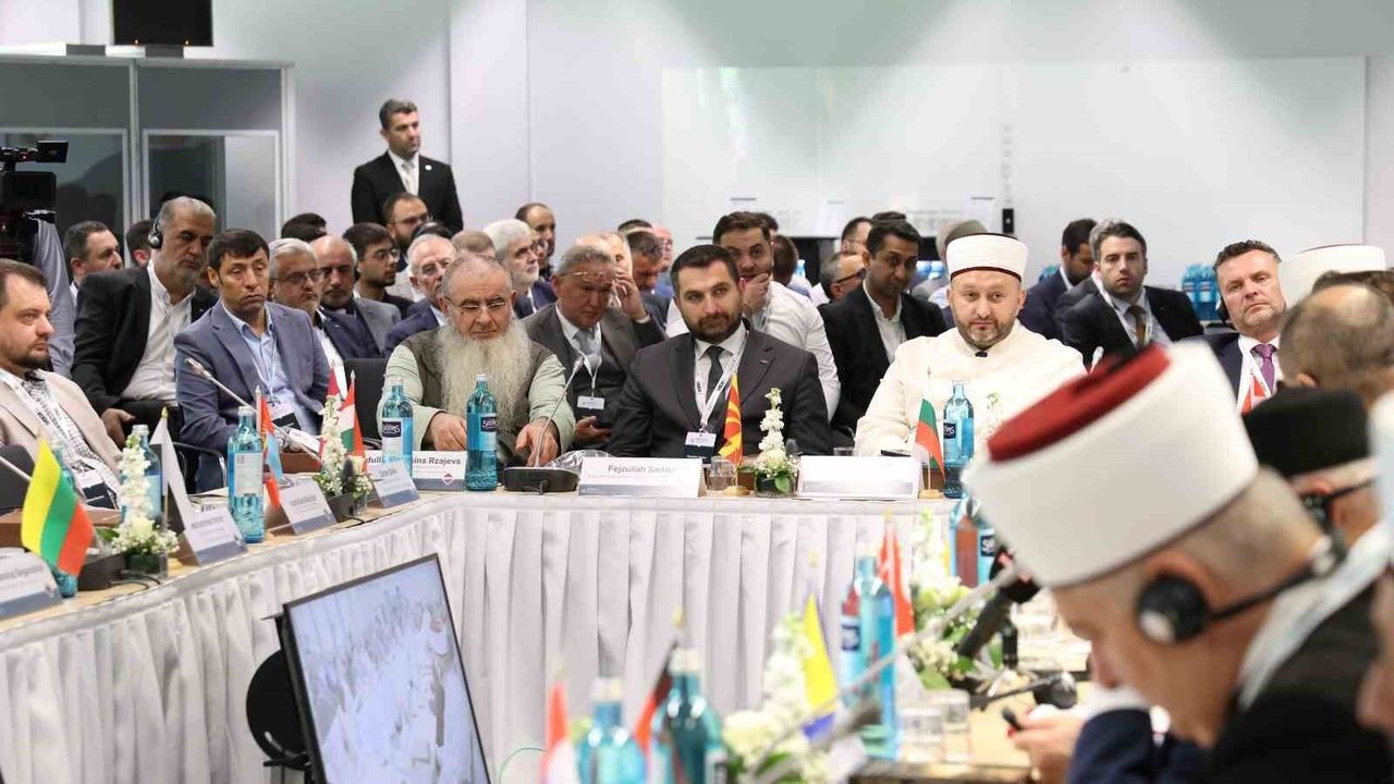 Almanya'dan Moğolistan'a Müslüman toplumların gündemi Köln'de ele alındı