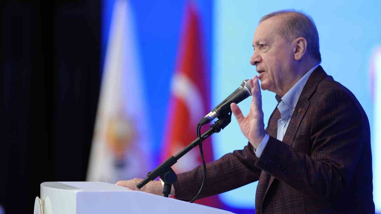 Cumhurbaşkanı Erdoğan: 'Cahil, geri kafalı bazı fosiller çıkıyor, başörtüsüne, başörtülüye kin kusuyor'