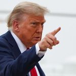 Trump: "İran tamamen çöküyor"