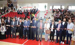 Hakkari’de yılsonu sergisine yoğun ilgi