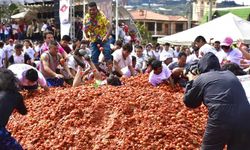 Kolombiya'daki festivalde 40 ton domates kullanıldı