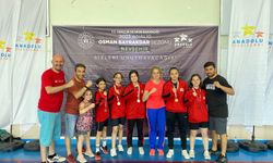 Kayseri Kız Takımı badmintonda birinci oldu