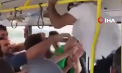 Metrobüste yer verme tartışması ‘uçan tekmeli’ kavgaya döndü