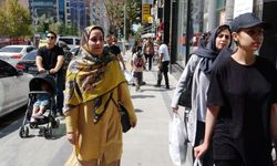 İranlı turistler Van'ı mesken tuttu, esnafının yüzünü güldürdü