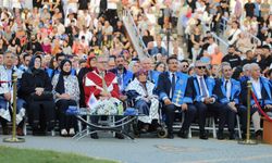 İstanbul Aydın Üniversitesi'nde Muhteşem Mezuniyet Töreni