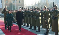 Erdoğan Macaristan'da resmi törenle karşılandı!