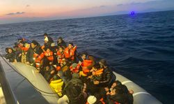 İzmir açıklarında 57’si çocuk 159 düzensiz göçmen kurtarıldı