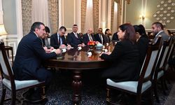 Cumhurbaşkanı Yardımcısı Yılmaz, Londra'da Türk toplum ve iş dünyası temsilcileriyle buluştu