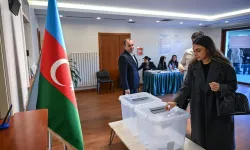Azerbaycan halkı cumhurbaşkanlığı seçimleri için sandık başında