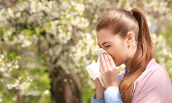 Bahar alerjisi zamanı geldi! Gençler daha çok tehlikede!