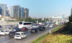 İstanbul’da bayram dönüşü haftanın ilk gününde trafik yüzde 60’lara ulaştı