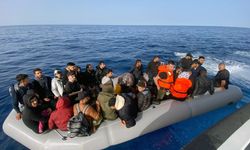 Yunanistan’ın geri ittiği 33 düzensiz göçmen kurtarıldı