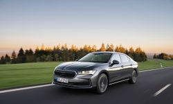 Škoda Yeni Superb dördüncü nesli ile Türkiye’de yollara çıkıyor