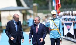 Cumhurbaşkanı Erdoğan, Özbekistan Cumhurbaşkanı Mirziyoyev’i resmi törenle karşıladı