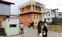 Trabzon'daki ‘Ters Ev' Arap turistlerin ilgi odağı oldu